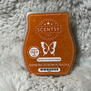 Scentsy Vanilla Cinnamon Maple Scent Bar - Warm Orange
